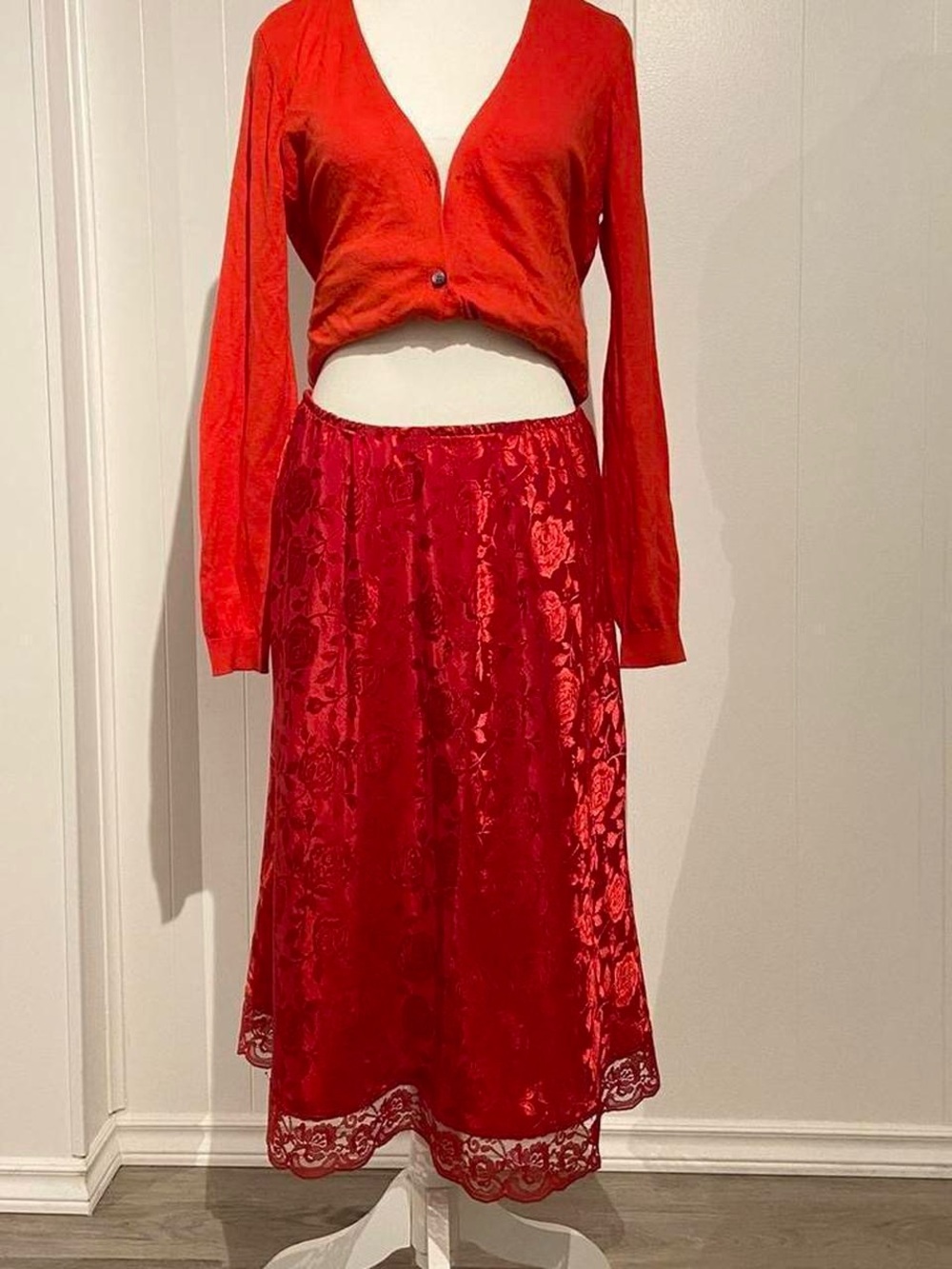 Suzy Shier Red Lace-Overlay Midi Skirt